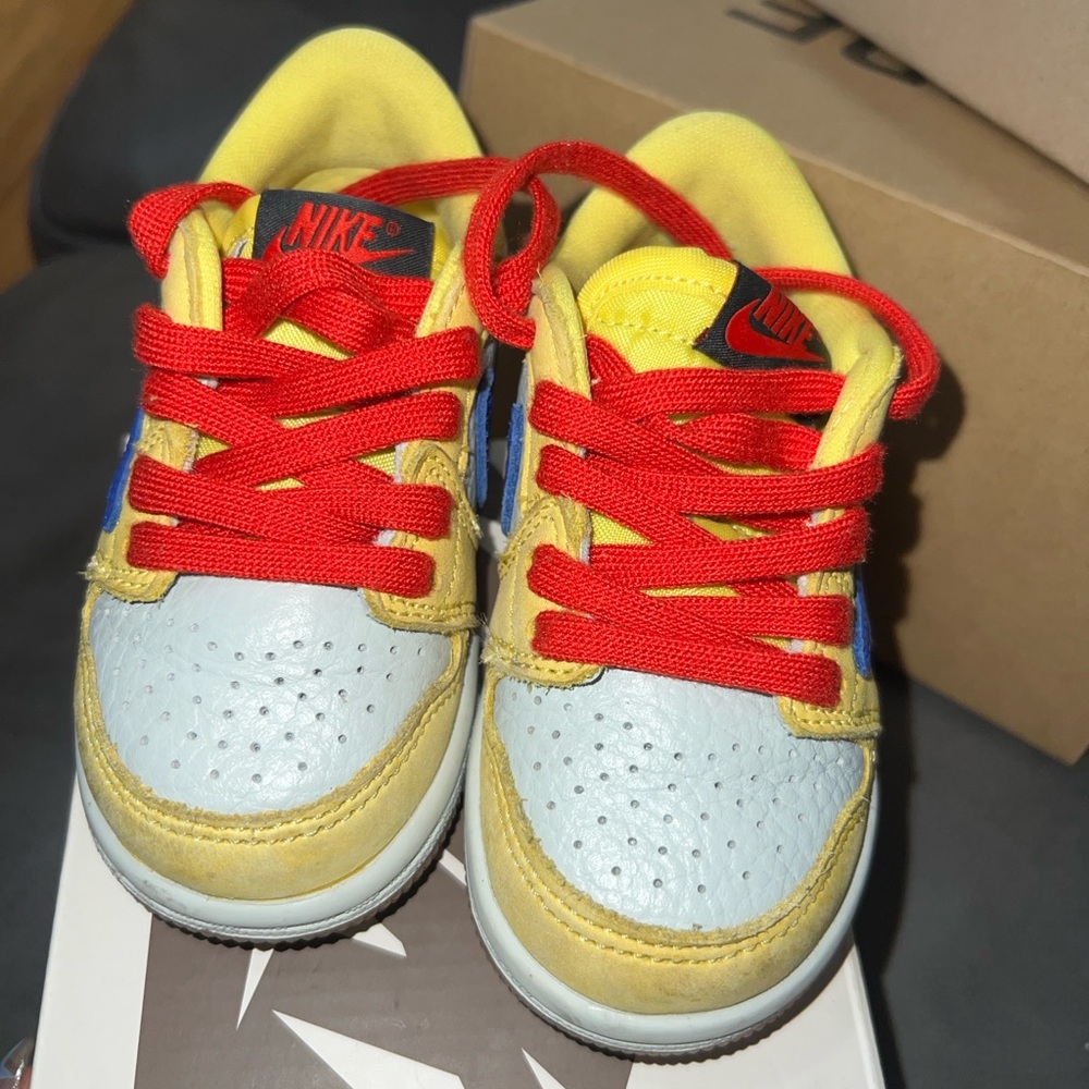 Nike Kids Shoes - Yellow and Red